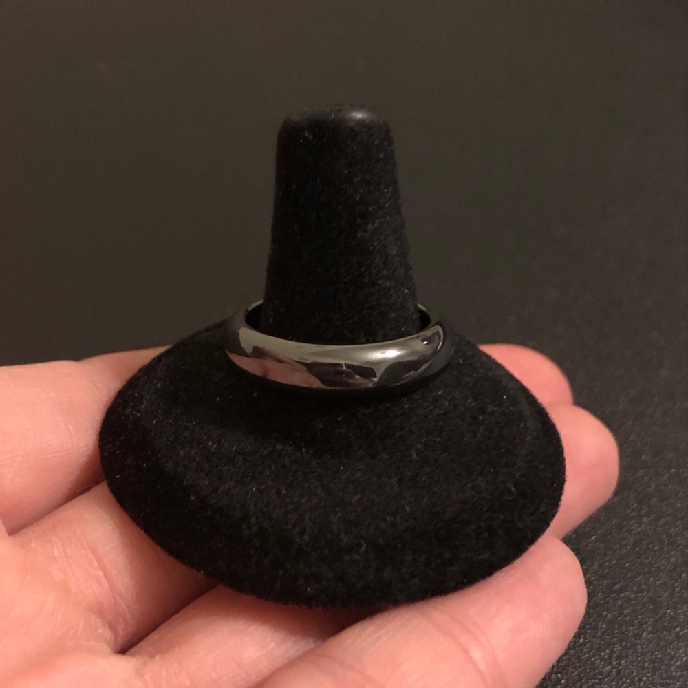 Men's Gunmetal Black Polished Ring - Classic Band 5.5